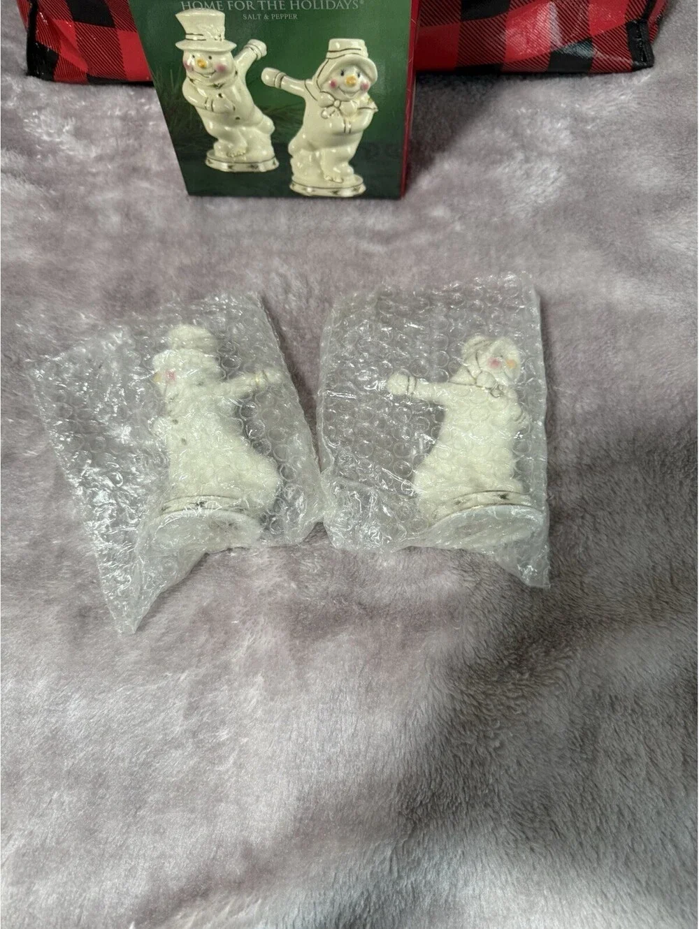 🎅🏻 Christmas Happy Holidays Salt And Paper Shaker Ice Skating Snowman Couple